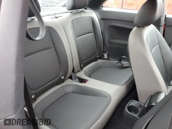 ✅ 2015 Volkswagen Beetle Fleet Edition • VIN: 3VWF17AT6FM603112 • Lot: 47322905. Listed on Copart with 95,912 mi. Free auction sales archive from the USA and detailed vehicle history report at DreamBid. Image 10.