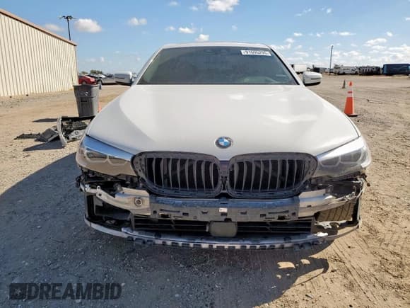 ✅ 2018 BMW 5 Series 540i • VIN: WBAJE5C57JWA92703 • Лот: 91695295. Опубликован ранее на Copart с пробегом 127 759 миль. Бесплатный доступ к архиву аукционных продаж из США и подробный отчёт об истории автомобиля на DreamBid. Изображение 5.