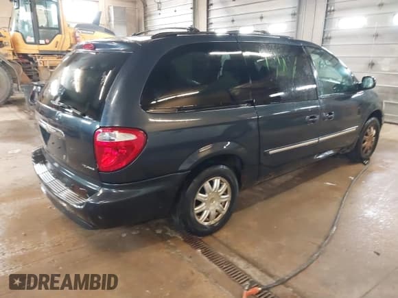 ✅ 2007 Chrysler Town & Country Touring • VIN: 2A4GP54LX7R207730 • Лот: 42080652. Опубликован ранее на IAAI с пробегом 189 864 миль. Бесплатный доступ к архиву аукционных продаж из США и подробный отчёт об истории автомобиля на DreamBid. Изображение 4.