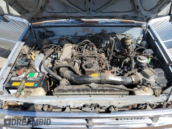 ✅ 1988 Toyota 4Runner Deluxe • VIN: JT4RN62S0J0187851 • Лот: 70383215. Опубликован ранее на Copart с пробегом 221 009 миль. Бесплатный доступ к архиву аукционных продаж из США и подробный отчёт об истории автомобиля на DreamBid. Изображение 11.