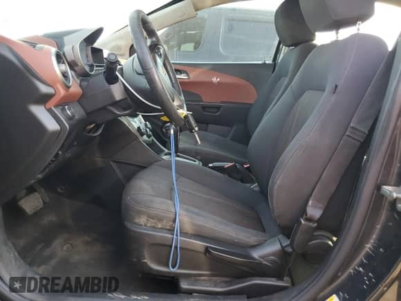 2014 Chevrolet Sonic LT с VIN 1G1JC5SH4E4106147, выставлен на аукционе Copart как лот 71822594 с пробегом 167 145 миль миль и Списание • Salvage title. История ставок и продаж доступна на DreamBid. Изображение 7.