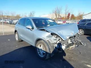 ✅ 2016 Porsche Cayenne • VIN: WP1AA2A28GKA14304 • Lot: 43629393. Listed on IAAI with 121,652 mi. Free auction sales archive from the USA and detailed vehicle history report at DreamBid. Image 1.
