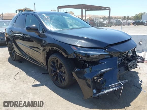 ✅ 2023 Lexus RX 500h F Sport Performance • VIN: 2T2BCMEAXPC001578 • Lot: 42762048. Wystawiony na IAAI z przebiegiem 62 402 mil. Bezpłatny archiwum sprzedaży aukcyjnych z USA i szczegółowy raport historii pojazdu na DreamBid. Zdjęcie 1.
