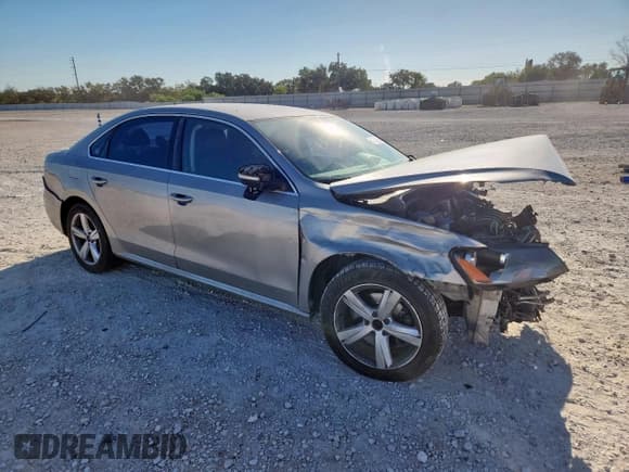 ✅ 2012 Volkswagen Passat SE • VIN: 1VWBP7A35CC105610 • Lot: 86440605. Listed on Copart with Not provided. Free auction sales archive from the USA and detailed vehicle history report at DreamBid. Image 4.