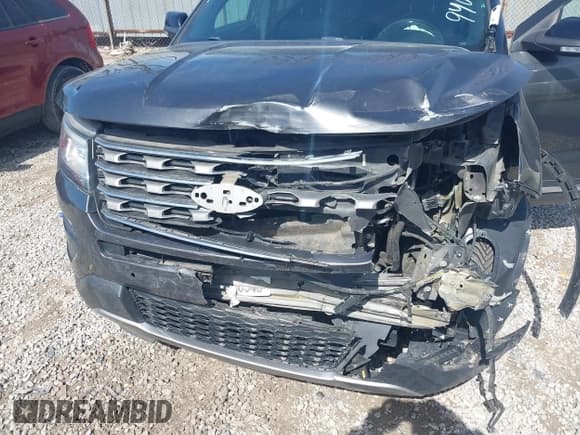 ✅ 2017 Ford Explorer XLT • VIN: 1FM5K8D86HGA94091 • Lot: 41842819. Wystawiony na IAAI z przebiegiem 60 203 mil. Bezpłatny archiwum sprzedaży aukcyjnych z USA i szczegółowy raport historii pojazdu na DreamBid. Zdjęcie 6.