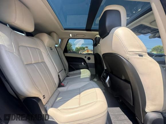 ✅ 2018 Land Rover Range Rover Sport HSE • VIN: SALWR2RK0JA696668 • Lot: 69270455. Listed on Copart with 88,189 mi. Free auction sales archive from the USA and detailed vehicle history report at DreamBid. Image 6.