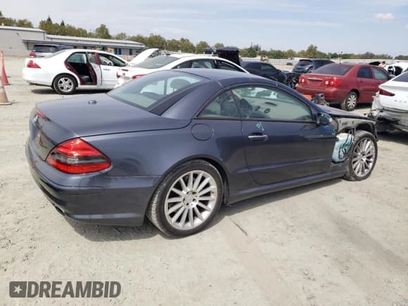 ✅ 2008 Mercedes-Benz SL 550 • VIN: WDBSK71F18F140581 • Лот: 68949264. Опубликован ранее на Copart с пробегом 119 949 миль. Бесплатный доступ к архиву аукционных продаж из США и подробный отчёт об истории автомобиля на DreamBid. Изображение 3.