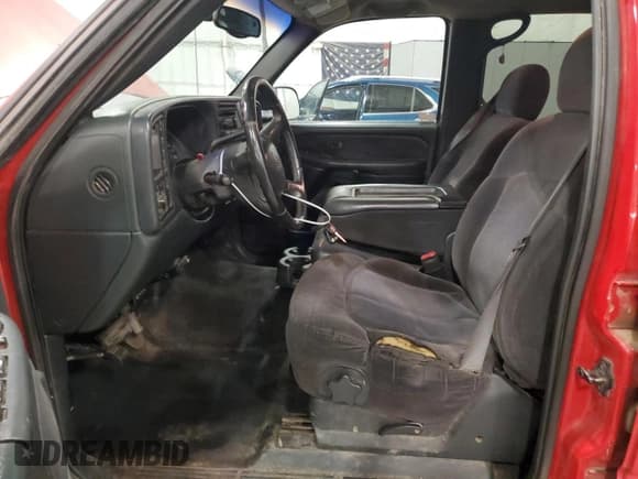 ✅ 2001 Chevrolet Silverado 2500HD LS • VIN: 1GCHK23U51F189153 • Lot: 50323275. Wystawiony na Copart z przebiegiem 190 027 mil. Bezpłatny archiwum sprzedaży aukcyjnych z USA i szczegółowy raport historii pojazdu na DreamBid. Zdjęcie 7.