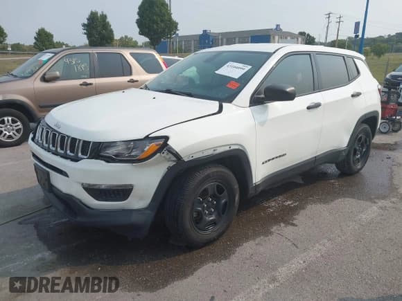 ✅ 2018 Jeep Compass Sport • VIN: 3C4NJCAB2JT193552 • Lot: 43104099. Wystawiony na IAAI z przebiegiem 102 200 mil. Bezpłatny archiwum sprzedaży aukcyjnych z USA i szczegółowy raport historii pojazdu na DreamBid. Zdjęcie 18.