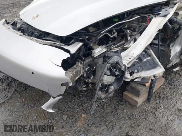 ✅ 2013 Porsche Panamera Turbo • VIN: WP0AC2A72DL090050 • Лот: 41129283. Опубликован ранее на IAAI с пробегом 68 542 миль. Бесплатный доступ к архиву аукционных продаж из США и подробный отчёт об истории автомобиля на DreamBid. Изображение 18.