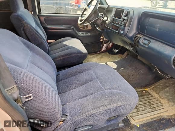 ✅ 1997 Chevrolet Silverado 1500 • VIN: 2GCEC19M3V1238008 • Lot: 82038375. Wystawiony na Copart z przebiegiem 290 520 mil. Bezpłatny archiwum sprzedaży aukcyjnych z USA i szczegółowy raport historii pojazdu na DreamBid. Zdjęcie 10.