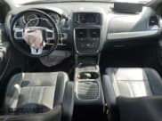 ✅ 2020 Dodge Grand Caravan GT • VIN: 2C4RDGEG8LR231524 • Lot: 70047615. Wystawiony na Copart z przebiegiem 171 950 mil. Bezpłatny archiwum sprzedaży aukcyjnych z USA i szczegółowy raport historii pojazdu na DreamBid. Zdjęcie 8.