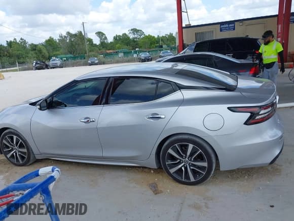 ✅ 2020 Nissan Maxima SV • VIN: 1N4AA6CV6LC366887 • Lot: 41952159. Listed on IAAI with 100,182 mi. Free auction sales archive from the USA and detailed vehicle history report at DreamBid. Image 14.