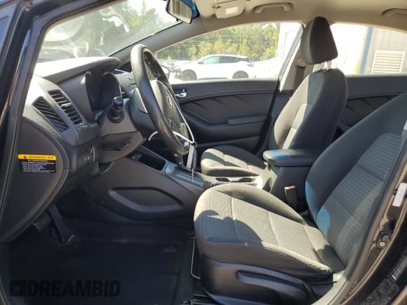 ✅ 2016 Kia Forte LX • VIN: KNAFX4A66G5582258 • Лот: 70365735. Опубликован ранее на Copart с пробегом 187 381 миль. Бесплатный доступ к архиву аукционных продаж из США и подробный отчёт об истории автомобиля на DreamBid. Изображение 7.