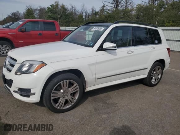 ✅ 2015 Mercedes-Benz GLK 350 • VIN: WDCGG8JB5FG345026 • Lot: 84378795. Listed on Copart with 111,520 mi. Free auction sales archive from the USA and detailed vehicle history report at DreamBid. Image 1.