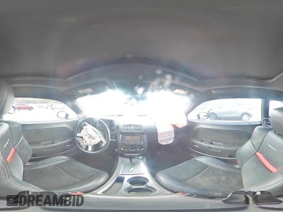 ✅ 2010 Dodge Challenger SRT-8 • VIN: 2B3CJ7DW2AH161272 • Лот: 85852604. Опубликован ранее на Copart с пробегом 133 635 миль. Бесплатный доступ к архиву аукционных продаж из США и подробный отчёт об истории автомобиля на DreamBid. Изображение 13.