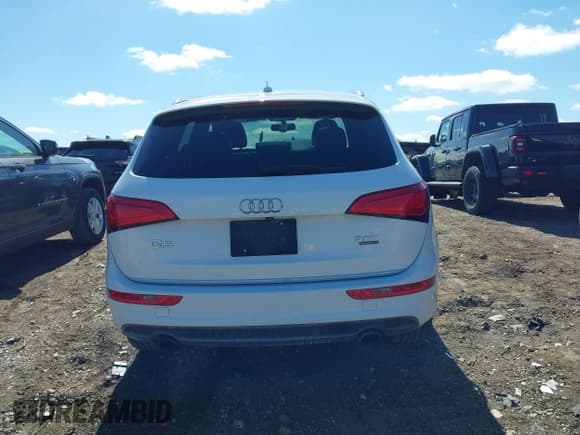 ✅ 2017 Audi Q5 Premium Plus • VIN: WA1D7AFP0HA030154 • Lot: 41877988. Listed on IAAI with 100,145 mi. Free auction sales archive from the USA and detailed vehicle history report at DreamBid. Image 16.