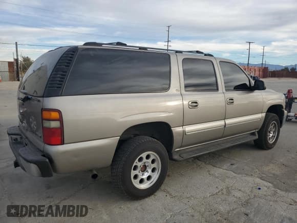 ✅ 2002 Chevrolet Suburban LS • VIN: 1GNEC16T92J196173 • Lot: 85029784. Wystawiony na Copart z przebiegiem 119 911 mil. Bezpłatny archiwum sprzedaży aukcyjnych z USA i szczegółowy raport historii pojazdu na DreamBid. Zdjęcie 3.