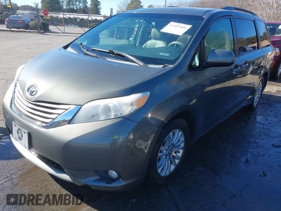 ✅ 2012 Toyota Sienna XLE AAS • VIN: 5TDYK3DC0CS176597 • Lot: 41403101. Listed on IAAI with 225,634 mi. Free auction sales archive from the USA and detailed vehicle history report at DreamBid. Image 2.