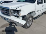 ✅ 2013 GMC Sierra 1500 SLE • VIN: 1GTR1VE07DZ106845 • Lot: 43244126. Wystawiony na IAAI z przebiegiem 180 550 mil. Bezpłatny archiwum sprzedaży aukcyjnych z USA i szczegółowy raport historii pojazdu na DreamBid. Zdjęcie 6.