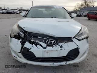 ✅ 2013 Hyundai Veloster w/Gray Int • VIN: KMHTC6AD6DU112045 • Lot: 45174044. Wystawiony na Copart z przebiegiem 134 775 mil. Bezpłatny archiwum sprzedaży aukcyjnych z USA i szczegółowy raport historii pojazdu na DreamBid. Zdjęcie 5.