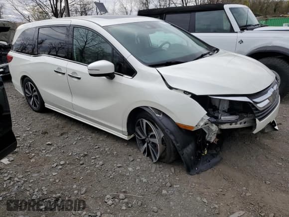 ✅ 2018 Honda Odyssey Elite • VIN: 5FNRL6H92JB028423 • Лот: 54118045. Опубликован ранее на Copart с пробегом 70 026 миль. Бесплатный доступ к архиву аукционных продаж из США и подробный отчёт об истории автомобиля на DreamBid. Изображение 4.