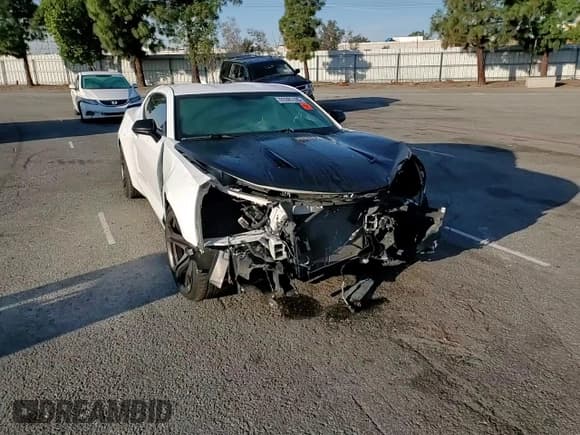 ✅ 2018 Chevrolet Camaro 1SS • VIN: 1G1FE1R78J0158596 • Lot: 93985195. Wystawiony na Copart z przebiegiem 53 218 mil. Bezpłatny archiwum sprzedaży aukcyjnych z USA i szczegółowy raport historii pojazdu na DreamBid. Zdjęcie 13.