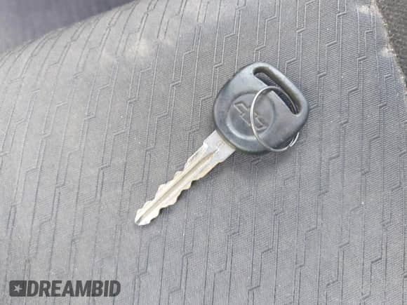 ✅ 2011 Chevrolet Silverado 1500 LS • VIN: 1GCRKREAXBZ241408 • Lot: 42569887. Wystawiony na IAAI z przebiegiem 177 499 mil mil. Skorzystaj z bezpłatnego archiwum sprzedaży aukcyjnych z USA i zobacz szczegółowy raport historii pojazdu na DreamBid. Zdjęcie 11.