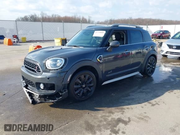 ✅ 2018 MINI Countryman Cooper S • VIN: WMZYT5C3XJ3E60685 • Lot: 41775049. Listed on IAAI with 125,883 mi. Free auction sales archive from the USA and detailed vehicle history report at DreamBid. Image 18.