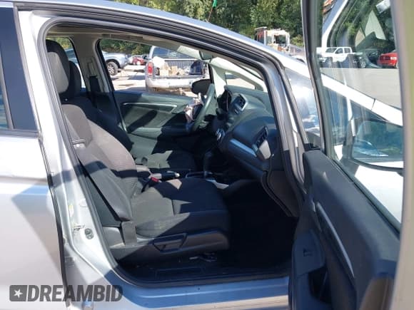 ✅ 2016 Honda Fit EX • VIN: JHMGK5H76GS004008 • Lot: 43309831. Listed on IAAI with 88,374 mi. Free auction sales archive from the USA and detailed vehicle history report at DreamBid. Image 5.