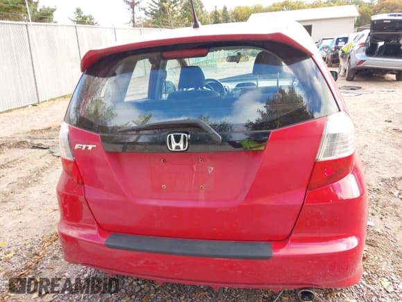 ✅ 2010 Honda Fit Sport • VIN: JHMGE8H40AC002089 • Lot: 43519609. Listed on IAAI with 174,526 mi. Free auction sales archive from the USA and detailed vehicle history report at DreamBid. Image 17.
