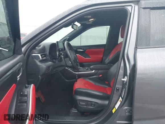 ✅ 2021 Toyota Highlander XSE • VIN: 5TDJZRBH7MS127123 • Lot: 43563394. Wystawiony na IAAI z przebiegiem 99 458 mil. Bezpłatny archiwum sprzedaży aukcyjnych z USA i szczegółowy raport historii pojazdu na DreamBid. Zdjęcie 5.