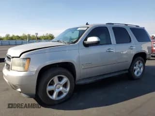 ✅ 2008 Chevrolet Tahoe 2LT • VIN: 1GNFC130X8R124181 • Lot: 82669095. Wystawiony na Copart z przebiegiem 185 606 mil. Bezpłatny archiwum sprzedaży aukcyjnych z USA i szczegółowy raport historii pojazdu na DreamBid. Zdjęcie 1.