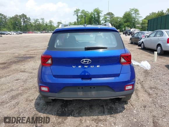 ✅ 2024 Hyundai Venue SEL • VIN: KMHRC8A39RU298832 • Lot: 42419329. Listed on IAAI with 7,582 mi. Free auction sales archive from the USA and detailed vehicle history report at DreamBid. Image 16.