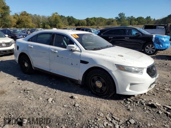 ✅ 2018 Ford Police Interceptor • VIN: 1FAHP2MK9JG137121 • Lot: 84435285. Wystawiony na Copart z przebiegiem 173 962 mil. Bezpłatny archiwum sprzedaży aukcyjnych z USA i szczegółowy raport historii pojazdu na DreamBid. Zdjęcie 4.