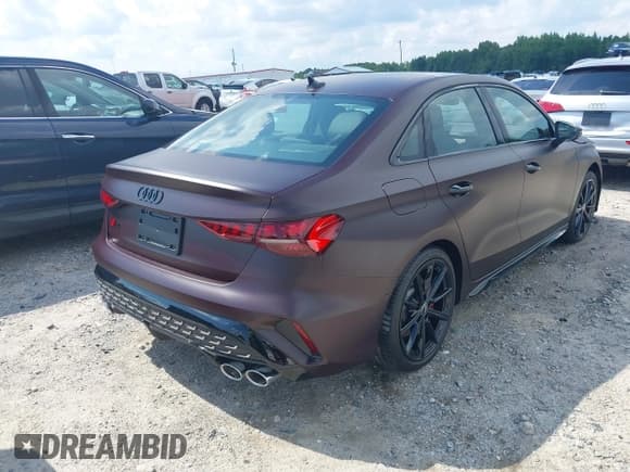 ✅ 2025 Audi S3 Premium Plus • VIN: WAUH5DGY8SA052705 • Lot: 42710447. Wystawiony na IAAI z przebiegiem 4 365 mil. Bezpłatny archiwum sprzedaży aukcyjnych z USA i szczegółowy raport historii pojazdu na DreamBid. Zdjęcie 4.