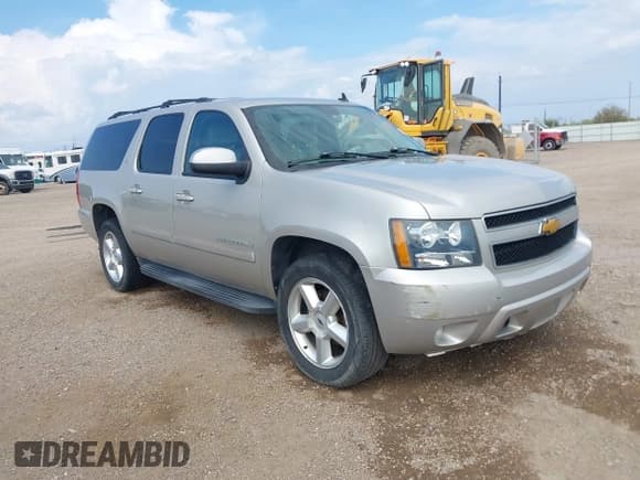 ✅ 2008 Chevrolet Suburban LTZ • VIN: 3GNFC16038G173492 • Лот: 43355753. Опубликован ранее на IAAI с пробегом 178 502 миль. Бесплатный доступ к архиву аукционных продаж из США и подробный отчёт об истории автомобиля на DreamBid. Изображение 1.