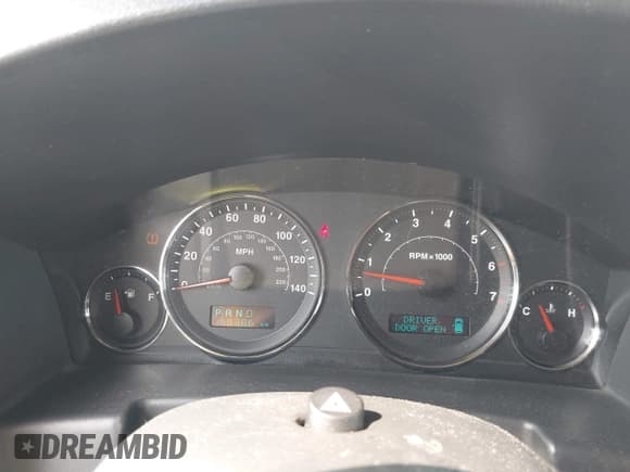 ✅ 2006 Jeep Commander • VIN: 1J8HG48K16C194985 • Lot: 43257335. Wystawiony na IAAI z przebiegiem 168 386 mil. Bezpłatny archiwum sprzedaży aukcyjnych z USA i szczegółowy raport historii pojazdu na DreamBid. Zdjęcie 7.