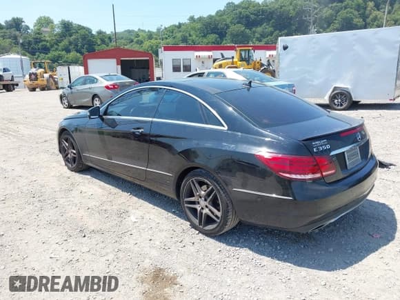 ✅ 2014 Mercedes-Benz E 350 • VIN: WDDKJ5KB1EF241464 • Lot: 42814261. Listed on IAAI with 196,459 mi. Free auction sales archive from the USA and detailed vehicle history report at DreamBid. Image 3.