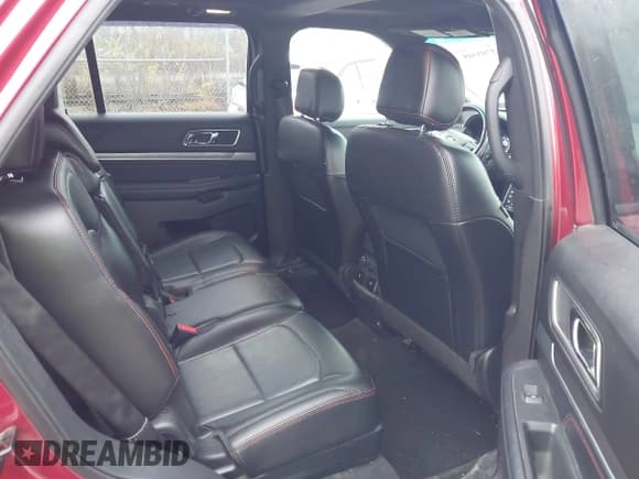 ✅ 2017 Ford Explorer Sport • VIN: 1FM5K8GT4HGB13530 • Lot: 43793305. Wystawiony na IAAI z przebiegiem 117 377 mil. Bezpłatny archiwum sprzedaży aukcyjnych z USA i szczegółowy raport historii pojazdu na DreamBid. Zdjęcie 8.