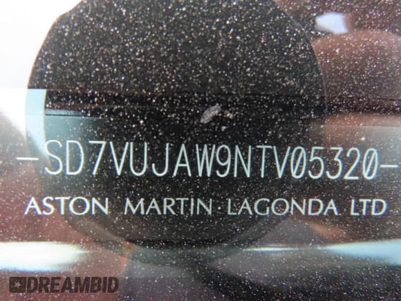 ✅ 2022 Aston Martin DBX • VIN: SD7VUJAW9NTV05320 • Lot: 92494095. Wystawiony na Copart z przebiegiem 11 125 mil. Bezpłatny archiwum sprzedaży aukcyjnych z USA i szczegółowy raport historii pojazdu na DreamBid. Zdjęcie 10.