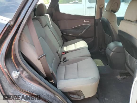 ✅ 2017 Hyundai Santa Fe 2.4L • VIN: 5XYZU3LB9HG389561 • Лот: 57660914. Опубликован ранее на Copart с пробегом 156 229 миль. Бесплатный доступ к архиву аукционных продаж из США и подробный отчёт об истории автомобиля на DreamBid. Изображение 11.