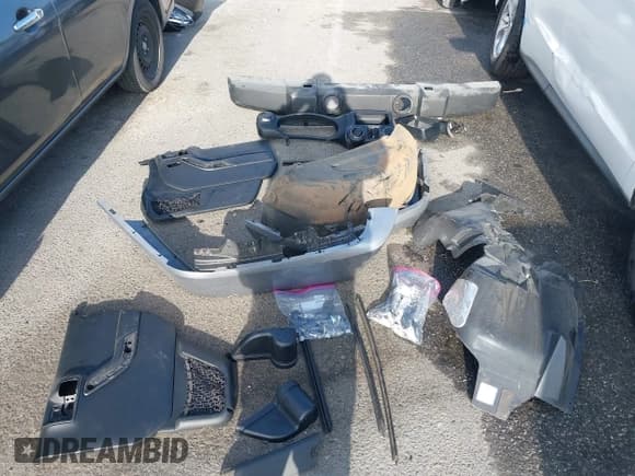 ✅ 2018 Jeep Wrangler Unlimited Sport S • VIN: 1C4HJWDG5JL839703 • Lot: 42140205. Listed on IAAI with 61,604 mi. Free auction sales archive from the USA and detailed vehicle history report at DreamBid. Image 12.