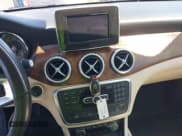 ✅ 2015 Mercedes-Benz GLA 250 • VIN: WDCTG4EB8FJ132964 • Лот: 43295914. Опубликован ранее на IAAI с пробегом 49 801 миль. Бесплатный доступ к архиву аукционных продаж из США и подробный отчёт об истории автомобиля на DreamBid. Изображение 11.