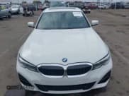 ✅ 2021 BMW 3 Series 330i • VIN: 3MW5R1J05M8B51439 • Lot: 43525123. Wystawiony na IAAI z przebiegiem 98 078 mil. Bezpłatny archiwum sprzedaży aukcyjnych z USA i szczegółowy raport historii pojazdu na DreamBid. Zdjęcie 12.
