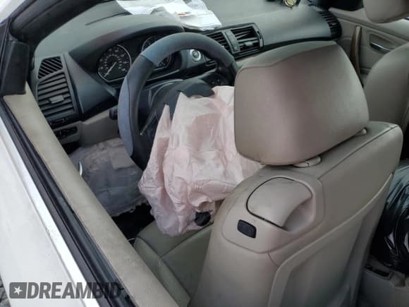 ✅ 2010 BMW 1 Series 128i • VIN: WBAUN1C56AVH81689 • Lot: 51291105. Listed on Copart with Not provided. Free auction sales archive from the USA and detailed vehicle history report at DreamBid. Image 8.