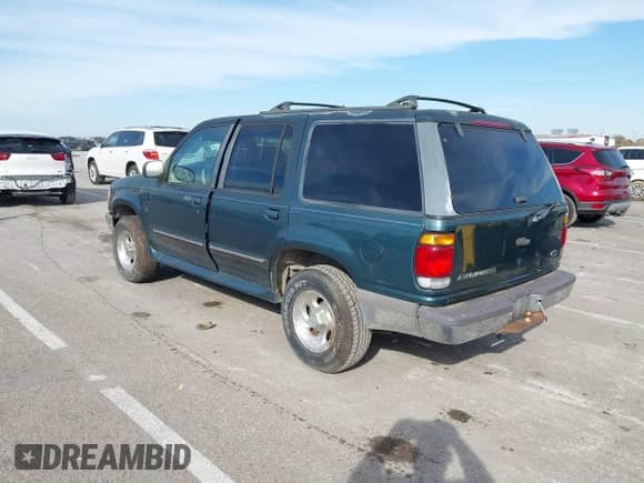 1997 Ford Explorer XLT с VIN 1FMDU35P1VUD27290, выставлен на аукционе IAAI как лот 43546783 с пробегом 307 524 миль миль и . История ставок и продаж доступна на DreamBid. Изображение 3.