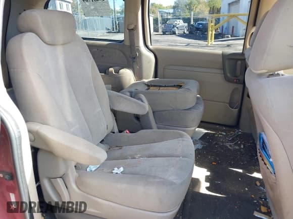 ✅ 2009 Kia Sedona EX • VIN: KNDMB233696315800 • Lot: 43461709. Listed on IAAI with 193,784 mi. Free auction sales archive from the USA and detailed vehicle history report at DreamBid. Image 8.