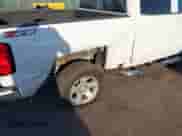 2018 Chevrolet Silverado 1500 LT с VIN 3GCUKREC4JG540242, выставлен на аукционе IAAI как лот 43319652 с пробегом 59 477 миль миль и . История ставок и продаж доступна на DreamBid. Изображение 18.