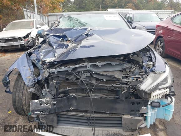 ✅ 2018 Infiniti Q60 Sport • VIN: JN1EV7EL5JM390688 • Lot: 40401587. Wystawiony na IAAI z przebiegiem 60 945 mil. Bezpłatny archiwum sprzedaży aukcyjnych z USA i szczegółowy raport historii pojazdu na DreamBid. Zdjęcie 11.